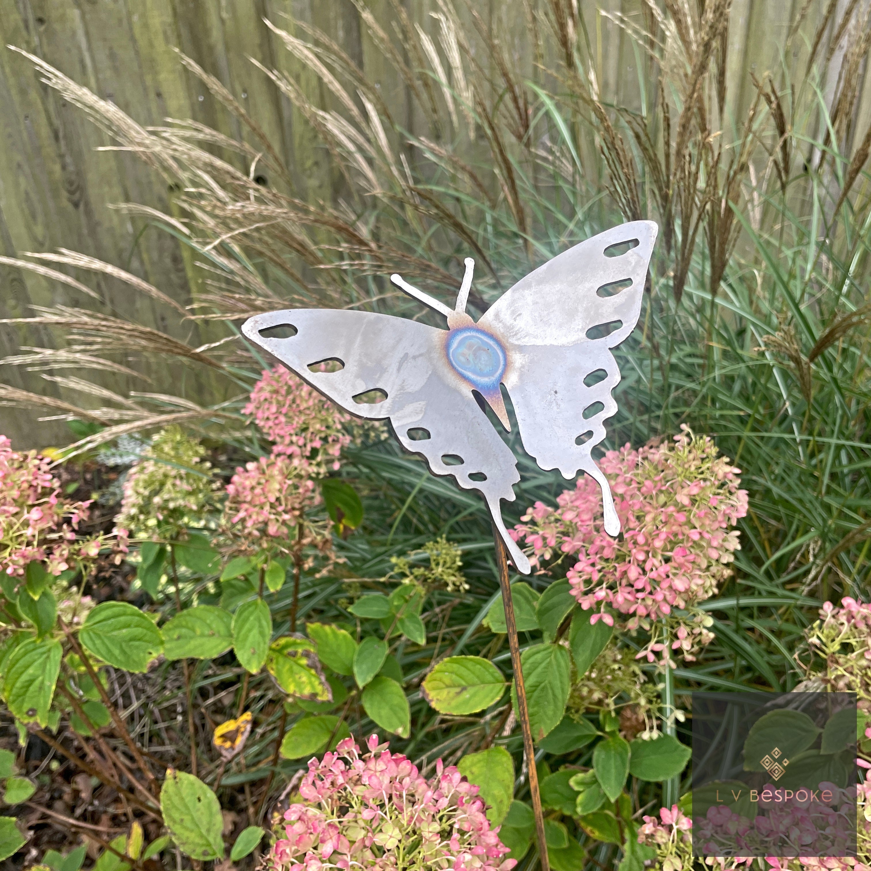 Swaying Bird & Insect Garden Stakes | Kinetic Steel Decoration