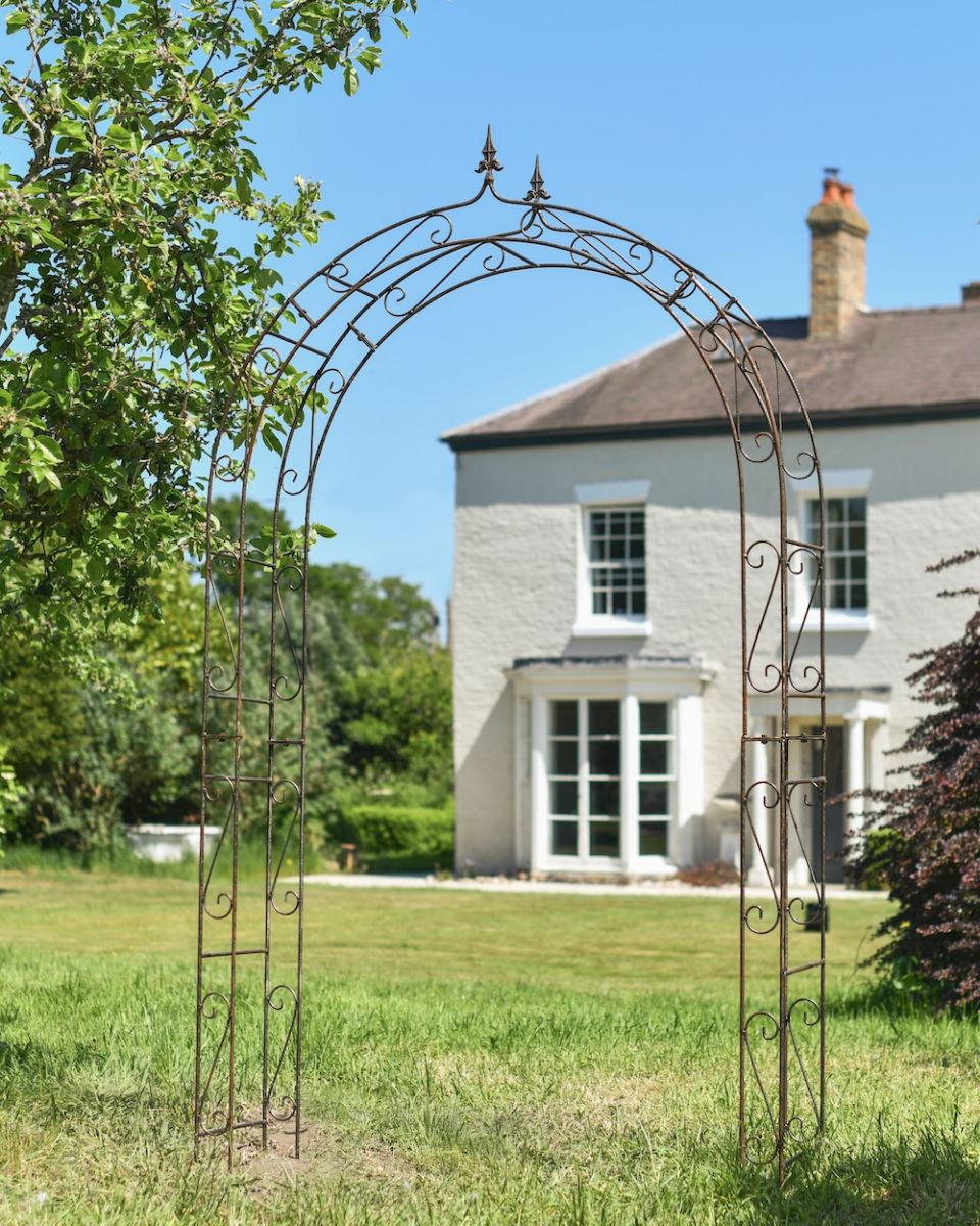'Hadleigh' Ornate Rose Arch