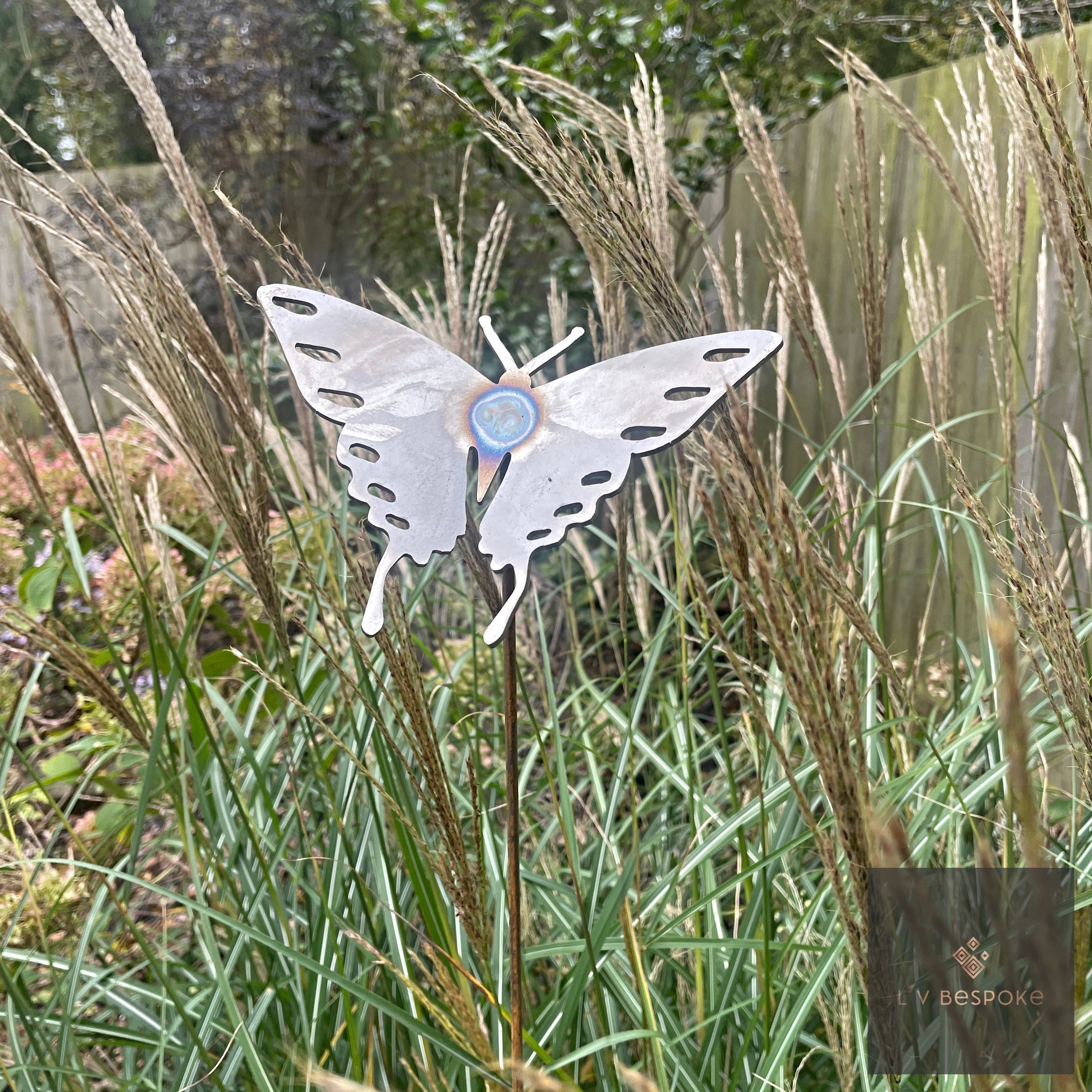 Swaying Bird & Insect Garden Stakes | Kinetic Steel Decoration - English Country Gardens