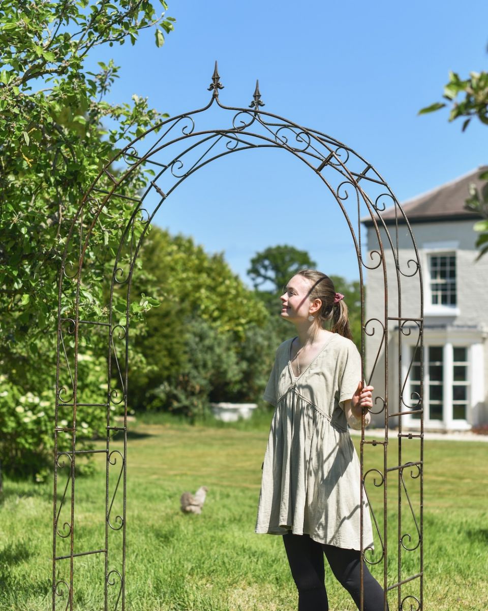 'Hadleigh' Ornate Rose Arch