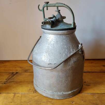 Milking pail churn bucket with lid and pulstor