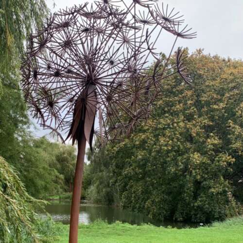 giant-dandelion-head-sculpture